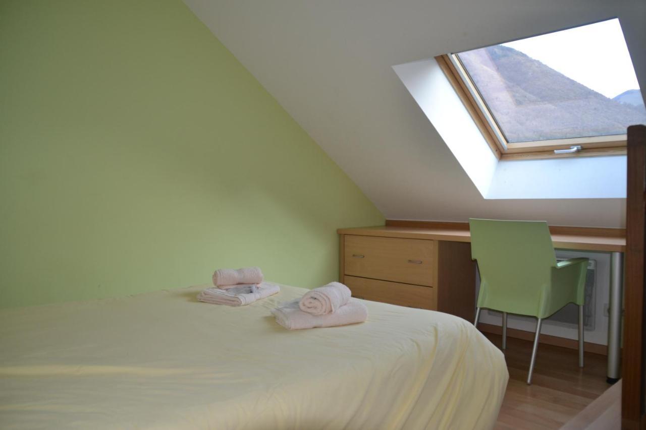 Auberge De La Vallee D'Ossau Izest Exterior photo