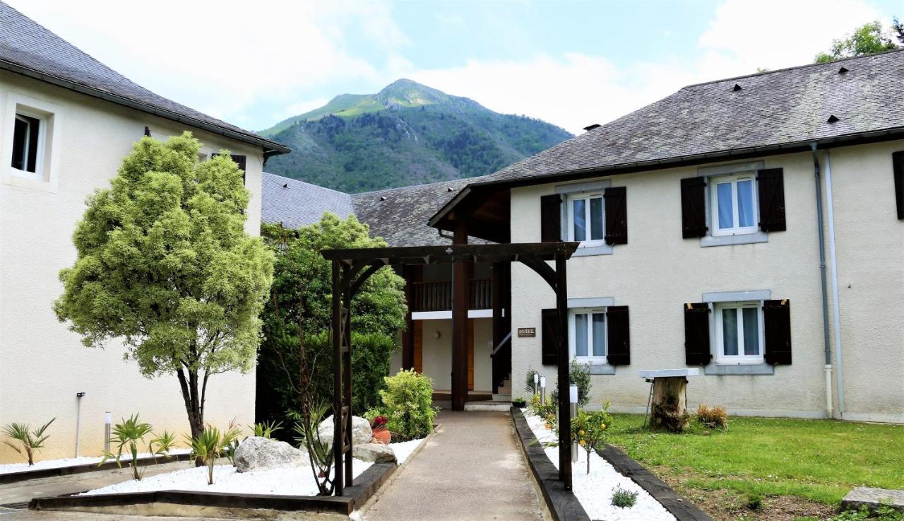 Auberge De La Vallee D'Ossau Izest Exterior photo